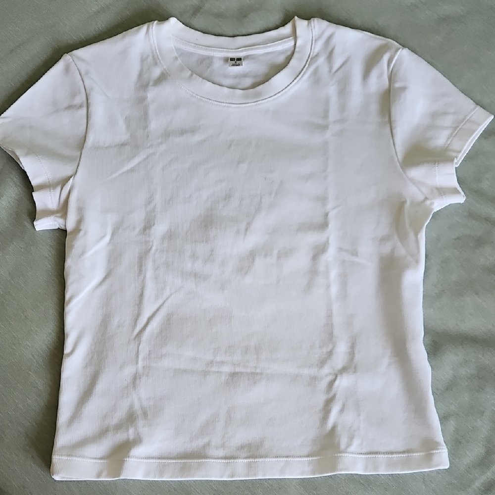 Uniqlo White Short Sleeve Tee
